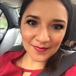 Meet your Posher, Elsy